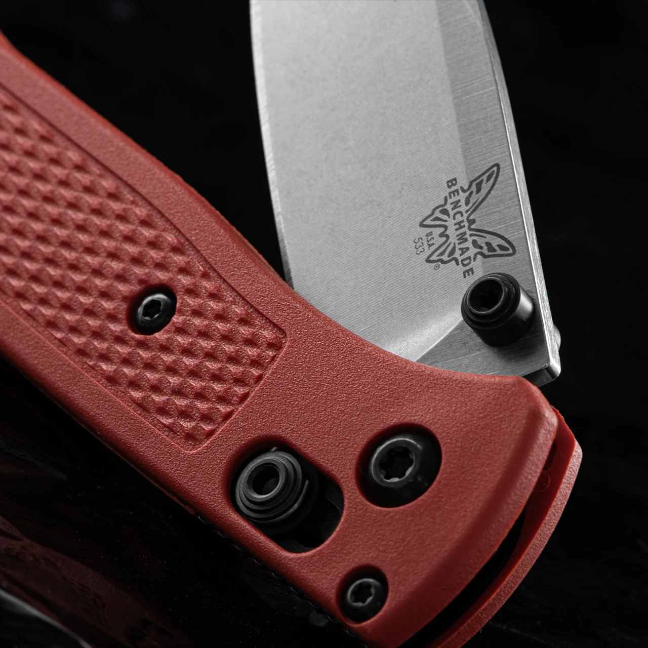 Benchmade 533-04 Mini Bugout Mesa Red Folding Knife 3 Benchmade 533-04 Mini Bugout Mesa Red Folding Knife