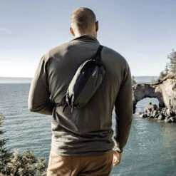 Matador Freerain Waterproof Packable Hip Pack -Outdoor Utility Shop MAT FRHP001BKdet3 00039.1634131933