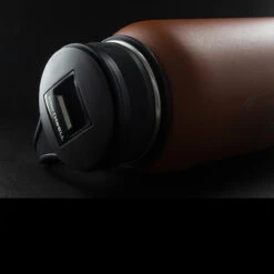 TAD Edition Earthwell 32oz Insulated Sierra Red -Outdoor Utility Shop TAD EAR 32 TOP SKU REDdet3 30644.1640873567.1280.1280 20298.1640874400