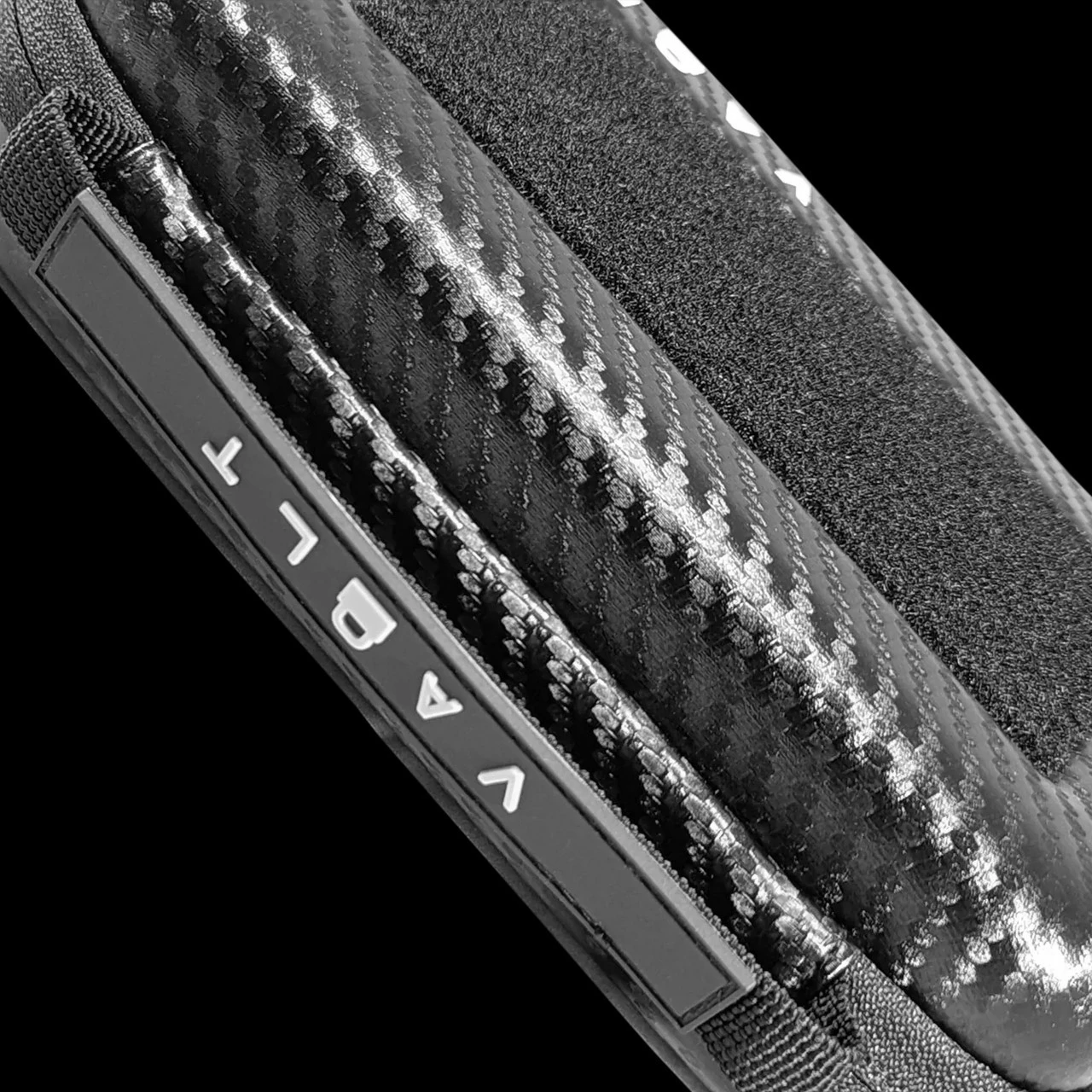 Vault EDC Case Nano Carbon Fibre 7 Vault EDC Case Nano Carbon Fibre - Image 5